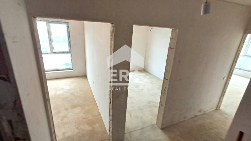 Продава се Тристаен апартамент в Варна, Цветен квартал - 91 кв.м за 869 €/кв.м - Снимка #6