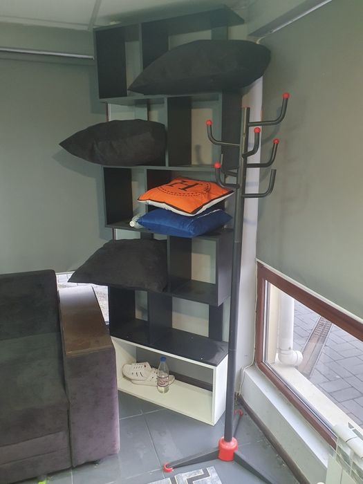 Полки и кассавая зона