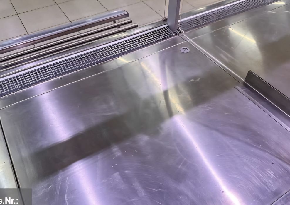 Vitrina mezeluri / lactate