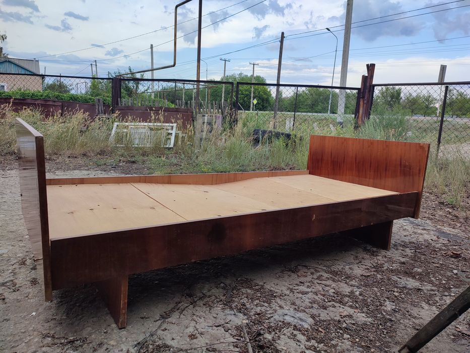 Продам  кровати с матрасом