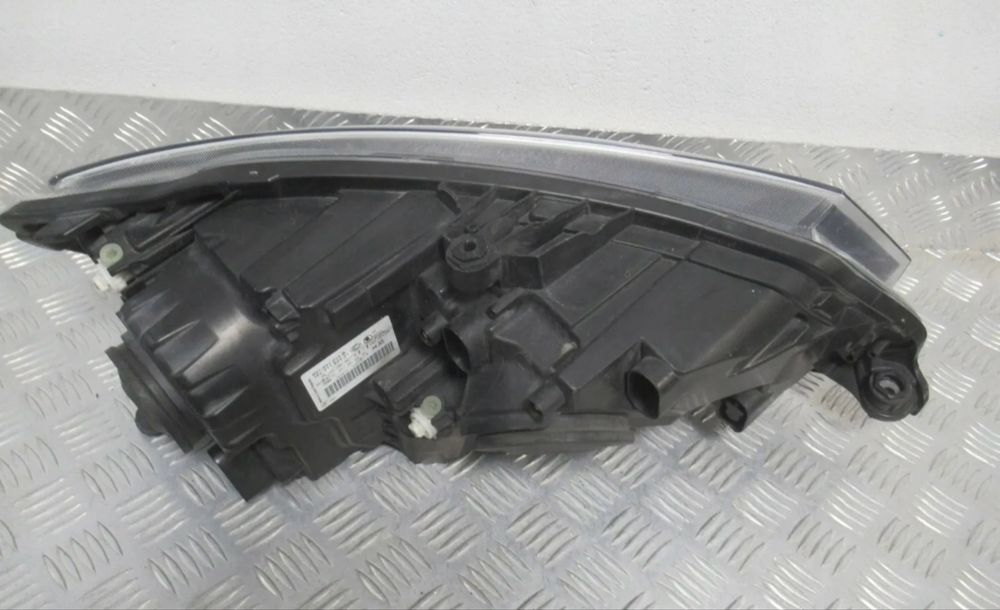 Ляв фар Шкода Фабия SKODA FABIA III 3 LED 2014-2018 6V1951015B