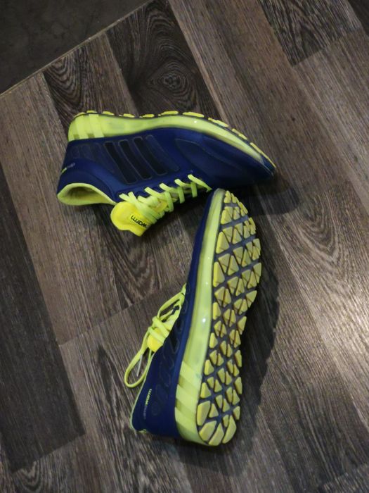 Кроссовки адидас