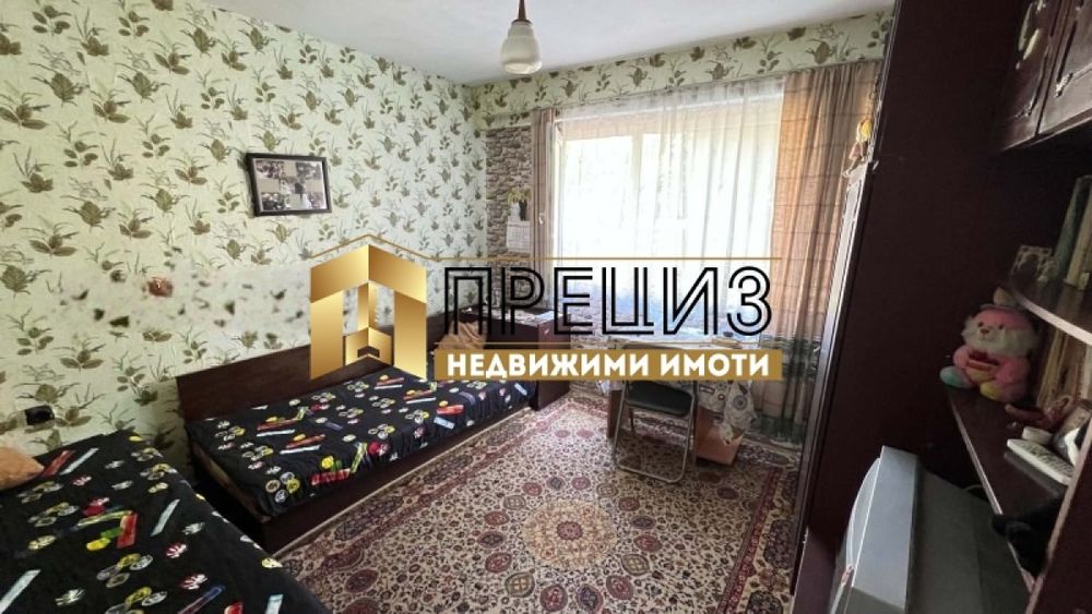 Продажба 4-стаен гр. Шумен - Тракия 76m²