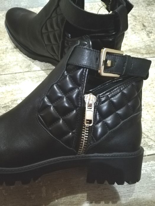 Нови  боти  Zara