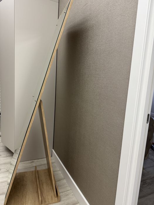 Продам зеркало напольное