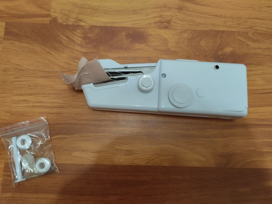 Швейная машинка ручная мини