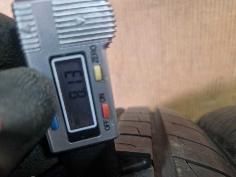 2 Pirelli R18 225/60
летни гуми 
DOT1218
