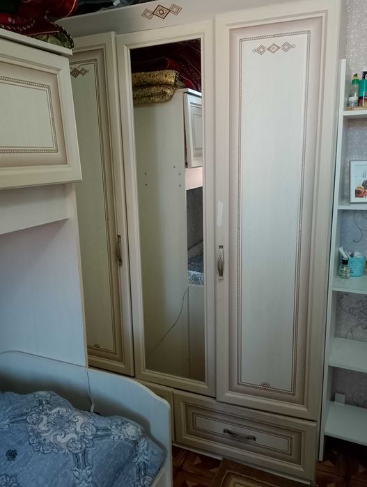 Двухяроска и шкаф