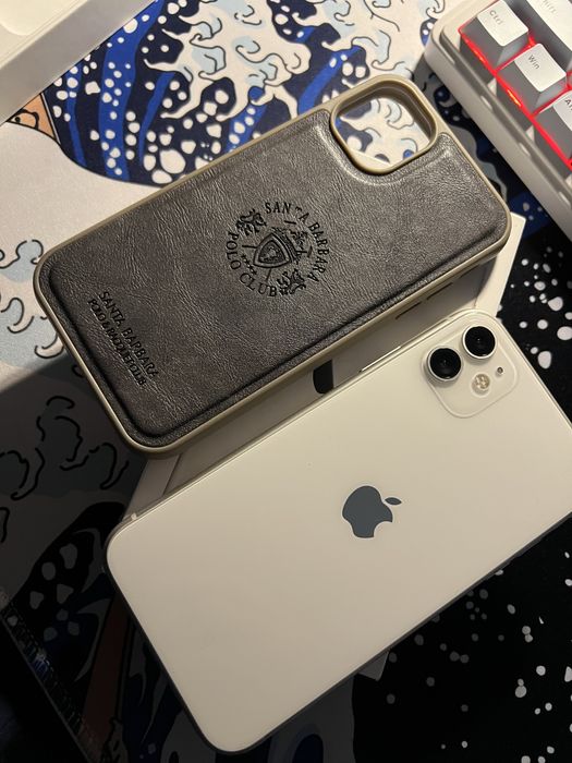 iPhone 11 в идеале заблокированный