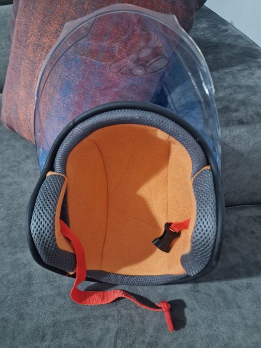 Детска каска за мотор , скутер