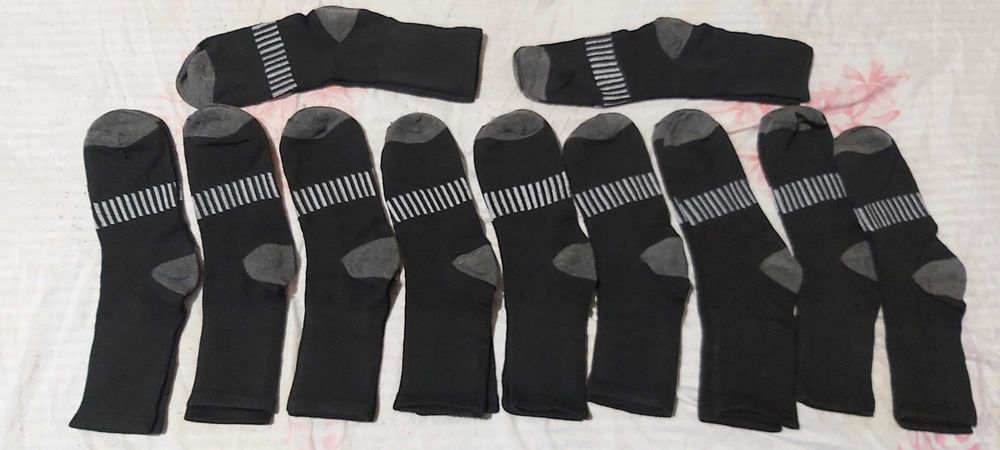 Продавам 11чифта мъжки чорапи