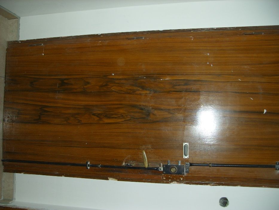 Вътрешни и външни врати