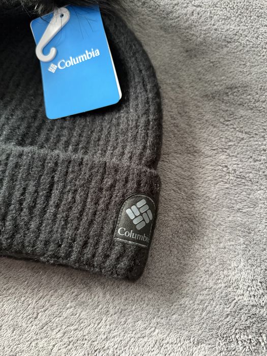 Columbia winter blur caciula cu ciucure culoare neagra marime Os noua