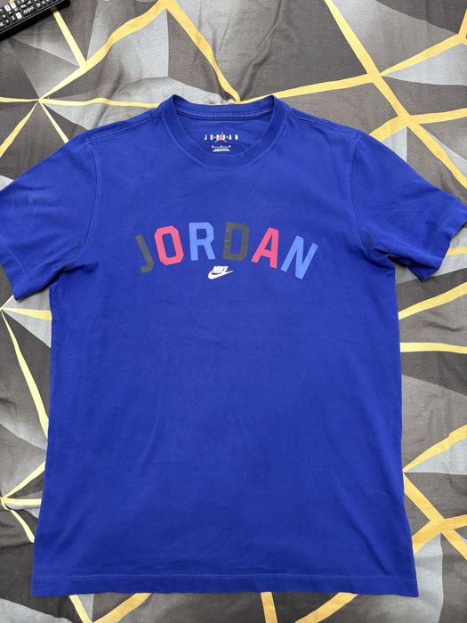 Tricou jordan.