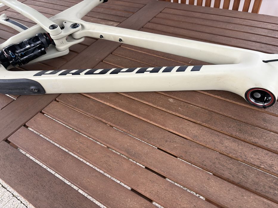 2023 Propain Hugene 2 CF Carbon