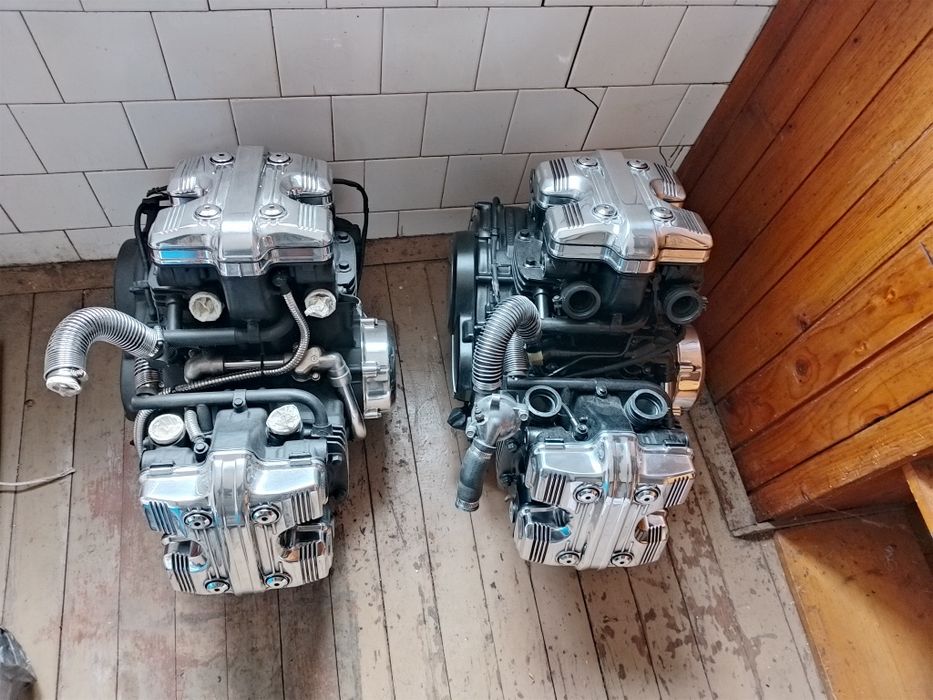 2 броя двигатели Хонда Магна 750