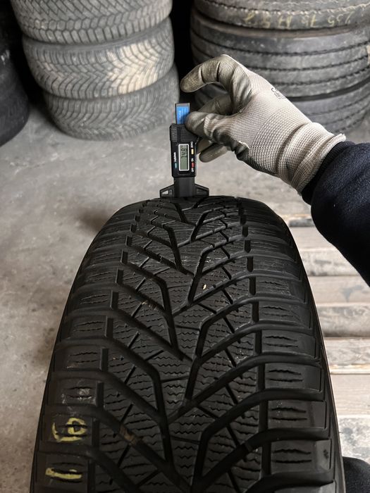 1 anvelopa iarna 205/55/16 , yokohama , 7.4 mm