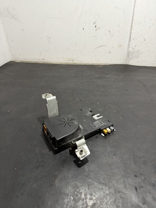 Modul antena radio Audi A3 8P 8P4035225