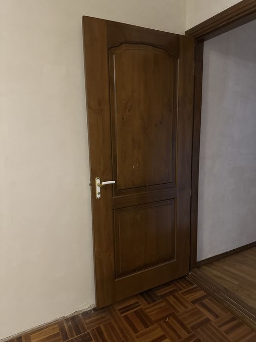 Продам двери деревянные