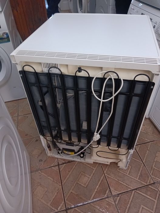 Малък хладилник фреш зона Liebherr с две години гаранция!