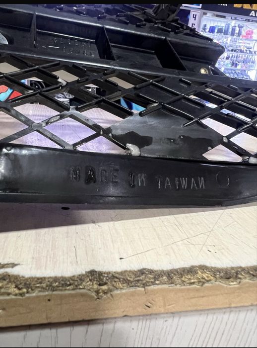 Решетка радиатора  митсубиси оутландер 03-06