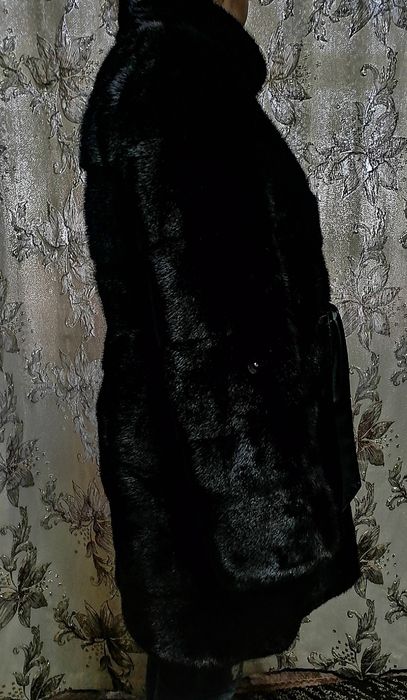 Продам норковую шубу