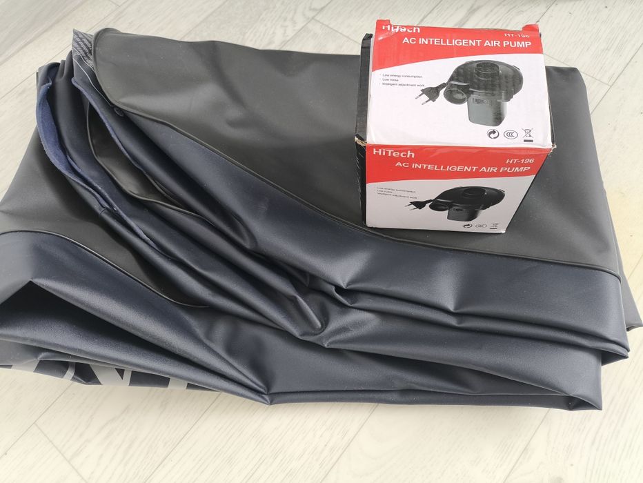 Надувной матрас.