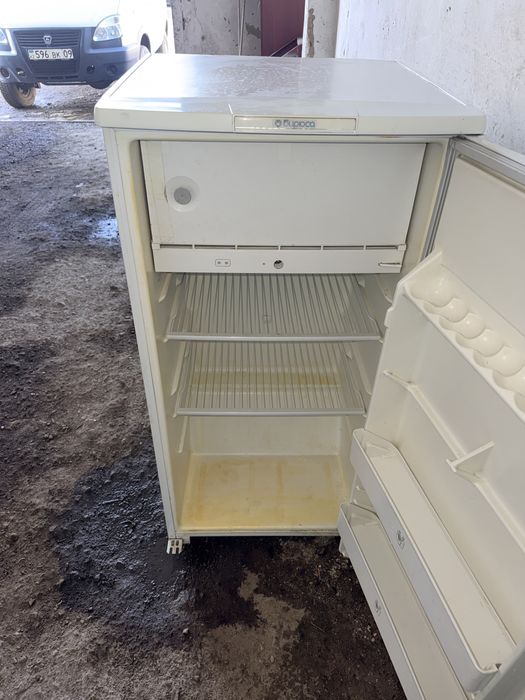 Холодильник Бирюса