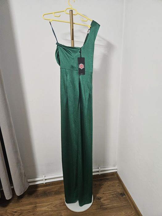 Rochie elegantă tip sirenă