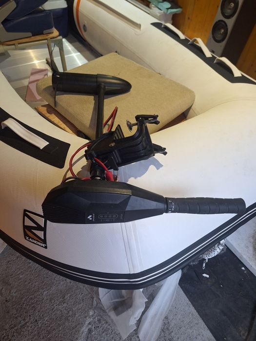 Продавам ел,двигател за лодка