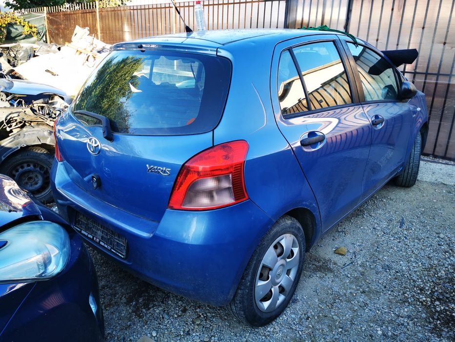 Broasca Usa Fata Dreapta toyota Yaris 2008 Hatchback Albastru