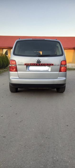 Volkswagen Touran 2005 diesel, 2.372 € — imagine 4