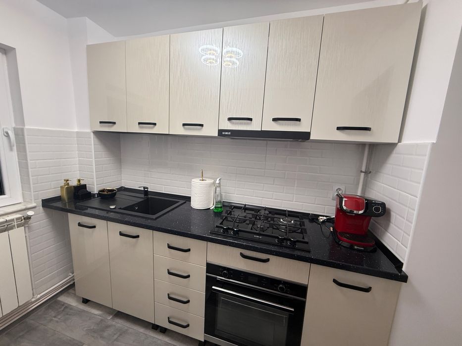 VÂND Apartament cu 3 camere in Simeria