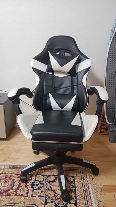 Игровое кресло для компьютерного стола