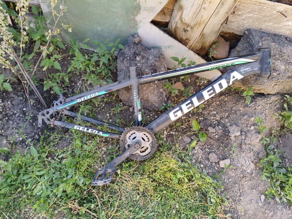 Продам Geleda раму