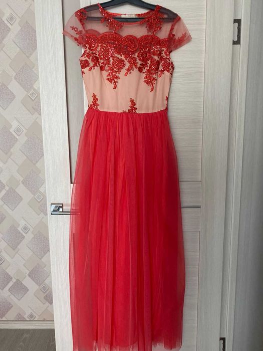 Нарядное праздничное платье