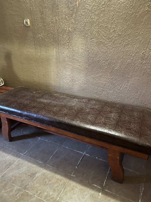 Кушетки, вешалки, столы