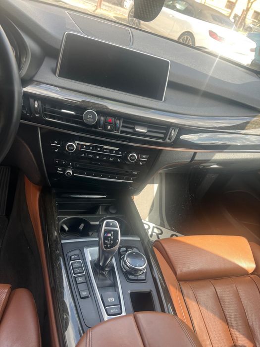 Bmw X5 50M d INDIVIDUAL 381 cp 2015 full option variante rate schimb