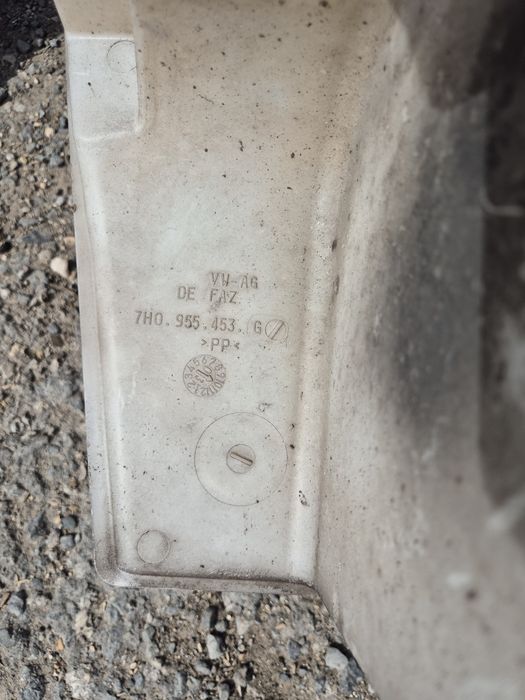 Казанче за чистачки за VW Транспортер T5