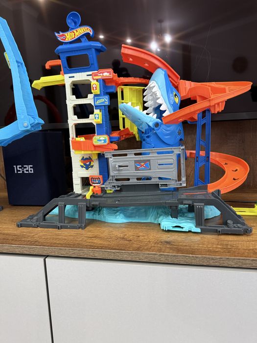 Продам 12 наборов hotweels ( хотвилс)