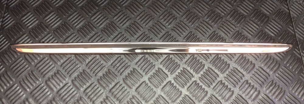 Мерцедес Ц класа 202 Mercedes C220 C36 C43 АМГ Хром лайстна бленда ЛЕД