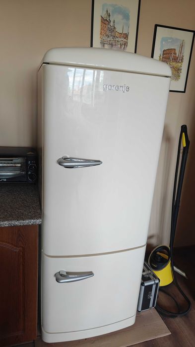 Ретро Хладилник Gorenje - с фризер, бежов