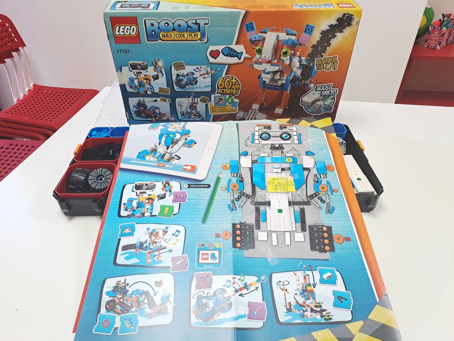 Прекрасен подарък-LEGO® BOOST Креативен инструментариум 17101
