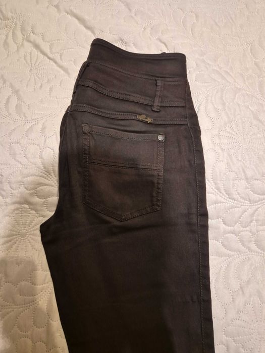 Панталони на фирма Роси