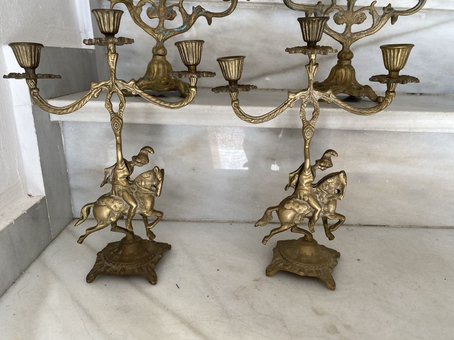 Doua perechi de sfetnice din bronz de la inceputul anilor60’