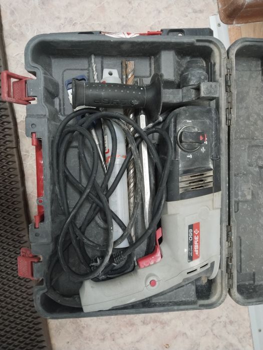 Перфоратор, болгарка, шурупаверт.