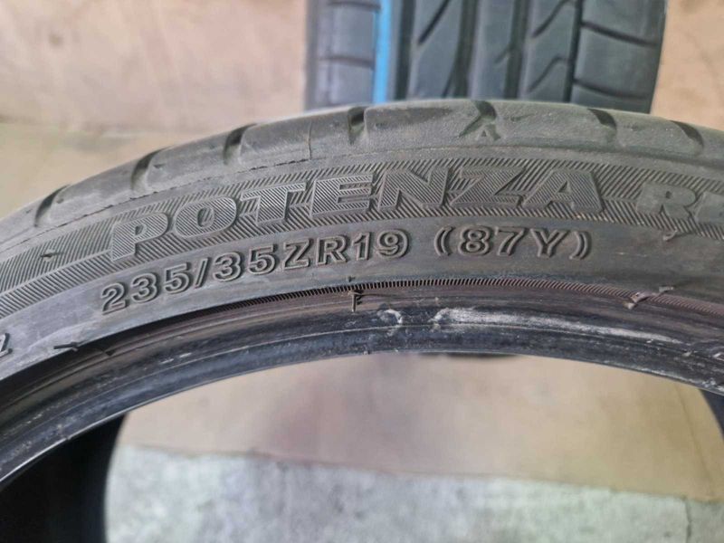 2 Bridgestone R19 235/35
летни гуми 
DOT2118