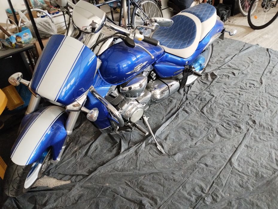 Vând motocicleta Suzuki Bulevard VZR 1800 Z