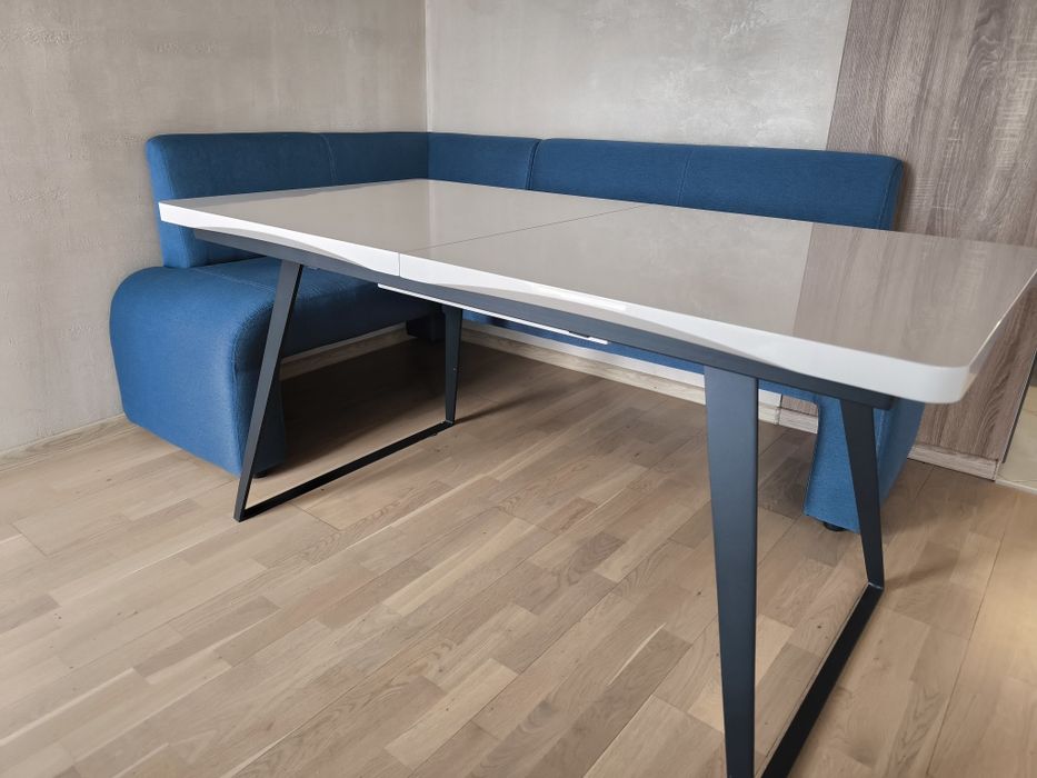 Разтегателна трапезна маса