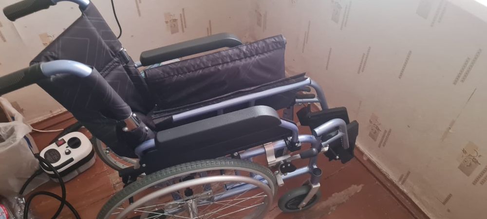 Кресло-коляска инвалидная